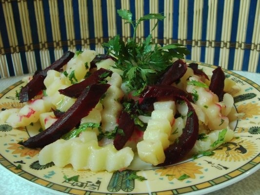 Salata de cartofi cu sfecla