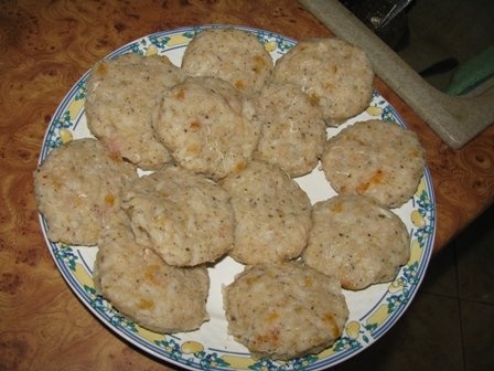 Burgeri de curcan cu ceapa si mere  caramelizate