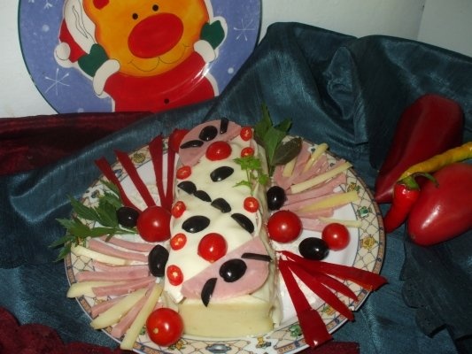 Aperitiv cu cascaval, sunca si pasta de branza