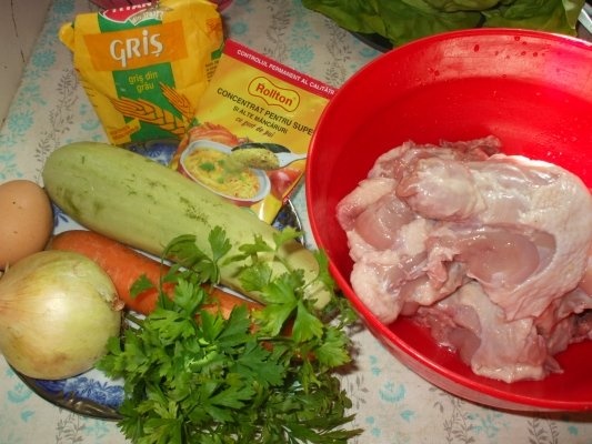 Supa de pui cu taitei instant