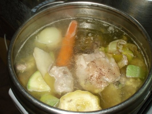 Supa de pui cu taitei instant