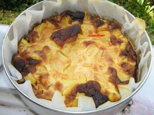 Clafoutis cu ananas proaspat
