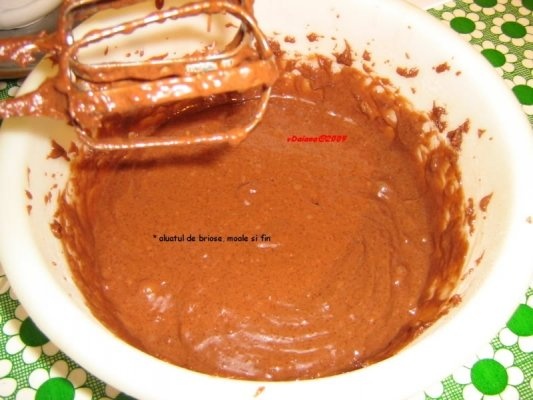 Briose cu cacao si visine