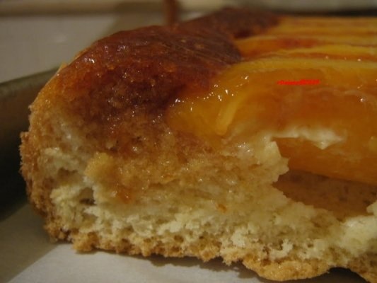 Prajitura cu nectarine si caramel