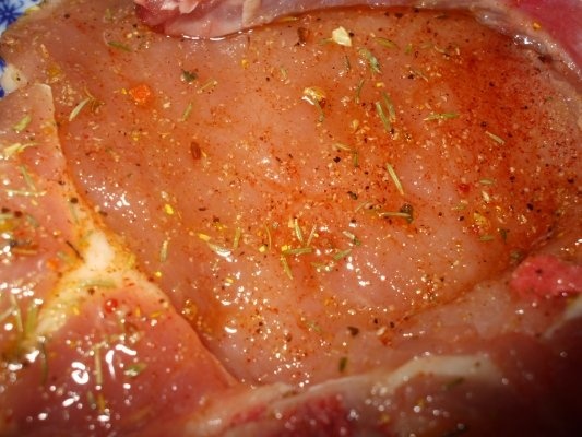 Cotlet la gratar cu unt si garnitura de spanac