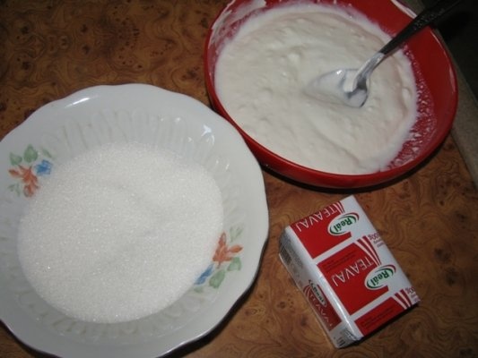 Pudding cu mere si sos caramel