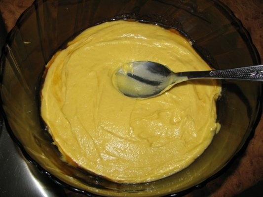 Pudding cu mere si sos caramel