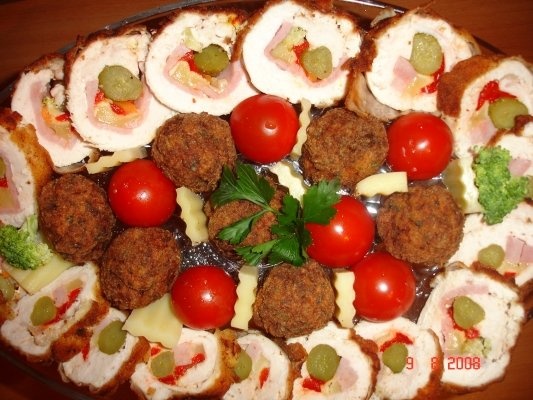 Rulada din piept de pui umpluta