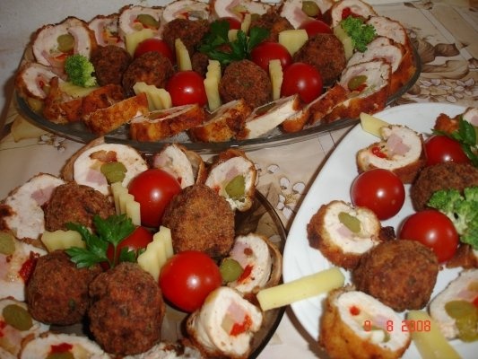 Rulada din piept de pui umpluta