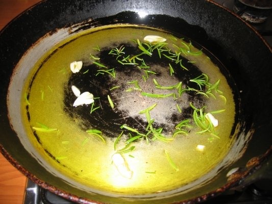 Escalop din carne de porc cu bureti de padure