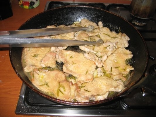 Escalop din carne de porc cu bureti de padure