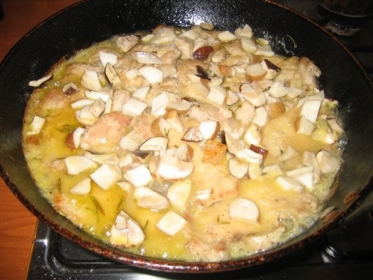 Escalop din carne de porc cu bureti de padure