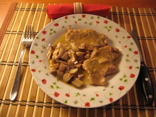 Escalop din carne de porc cu bureti de padure