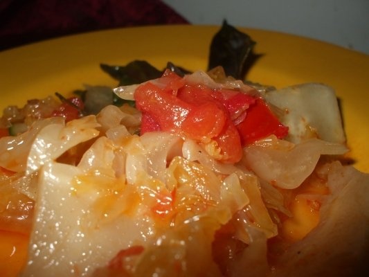 Varza dulce cu carnati afumati