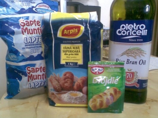 PLACINTA CU BRANZA DULCE COAPTA LA TIGAIE