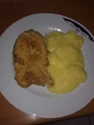 Crap de Dunare,pane cu mamaliguta si mujdei.