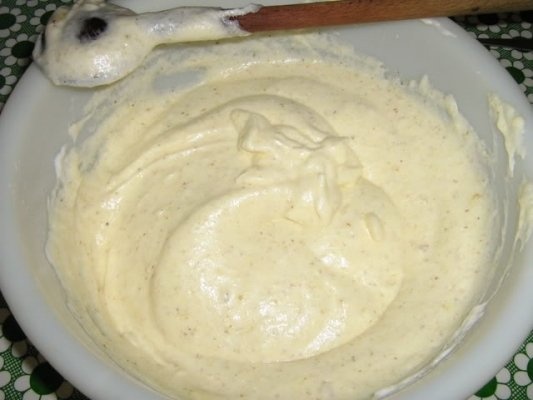 Tort cu nuca si ciocolata