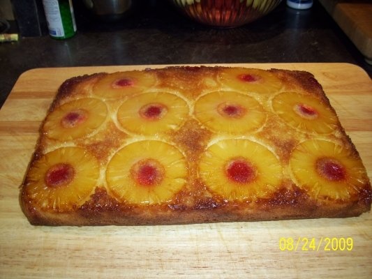 TORT DE ANANAS CU SUS-N JOS