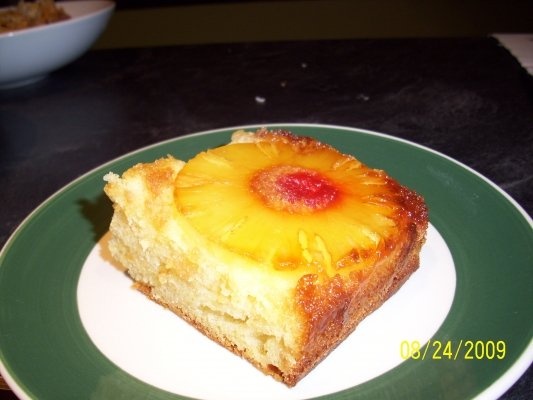 TORT DE ANANAS CU SUS-N JOS