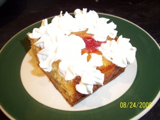 TORT DE ANANAS CU SUS-N JOS