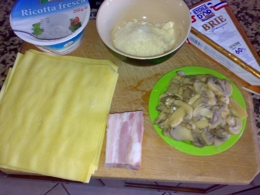 Lasagna cu bacon ,ciuperci si brie