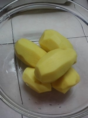 Ceafa la gratar si cartofi prajiti