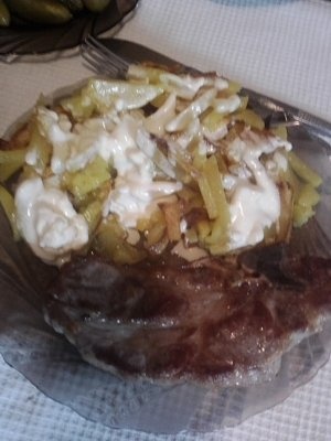 Ceafa la gratar si cartofi prajiti