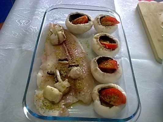 Pangasius cu ciuperci la cuptor