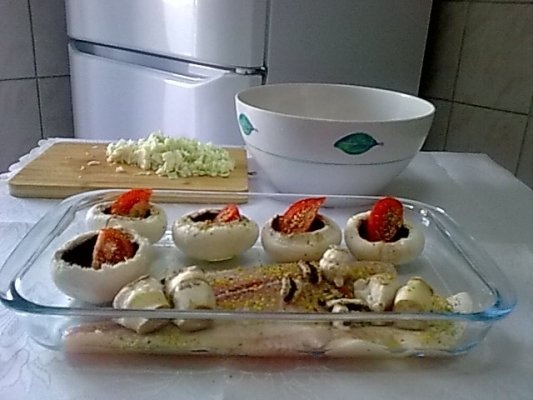 Pangasius cu ciuperci la cuptor