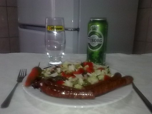 Carnaciori de Plescoi cu salata chinezeasca