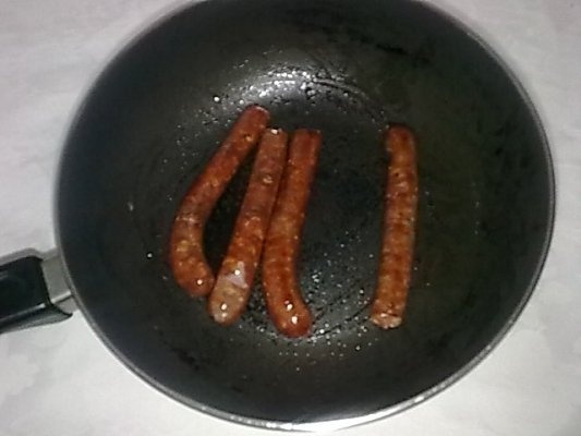 Carnaciori de Plescoi cu salata chinezeasca