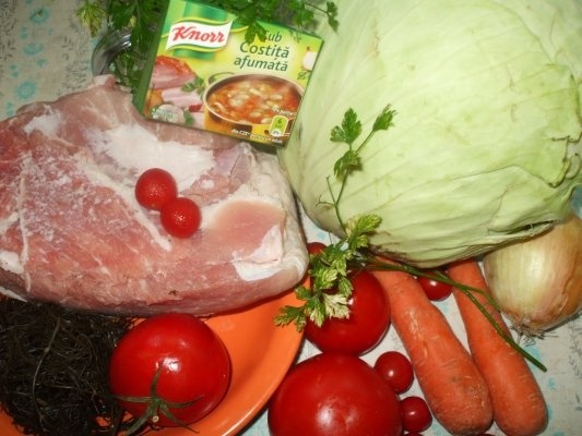 Varza dulce cu pulpa de porc la cuptor