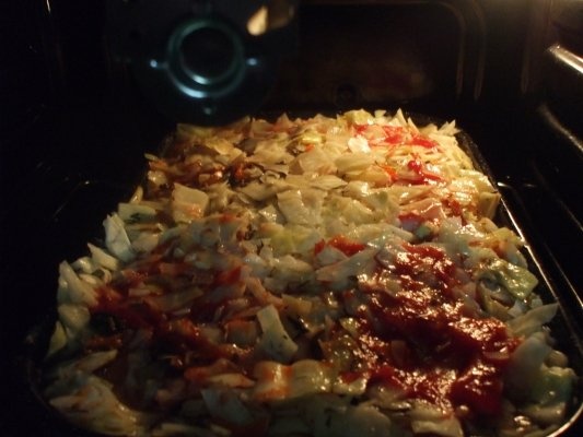 Varza dulce cu pulpa de porc la cuptor