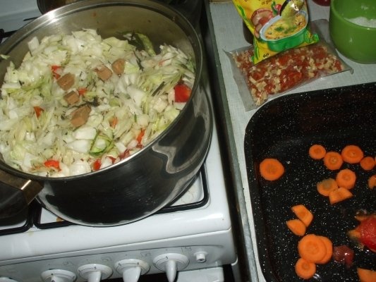 Varza dulce cu pulpa de porc la cuptor