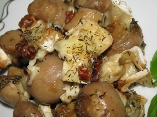 Ciuperci gratinate cu branza si nuci