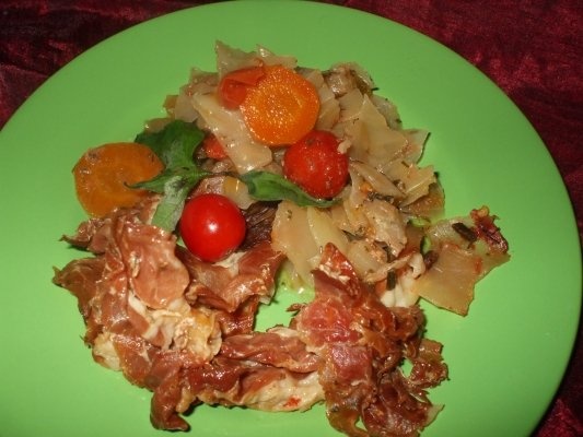 Prosciuto pe varza dulce la cuptor