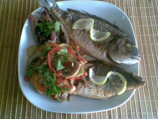 DORADA LA GRATAR CU LEGUME