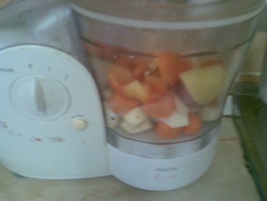 Ciorba de fasole rosie cu ciolan afumat