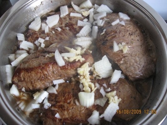 ANTRICOT DE VITEL CU ROSII CHERRY