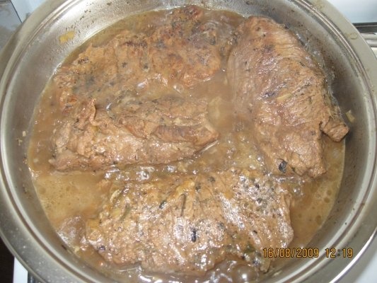 ANTRICOT DE VITEL CU ROSII CHERRY