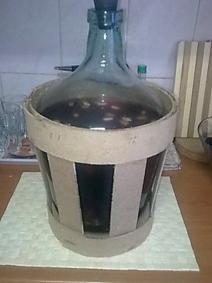 Cum se prepară vișinata  cu migdale