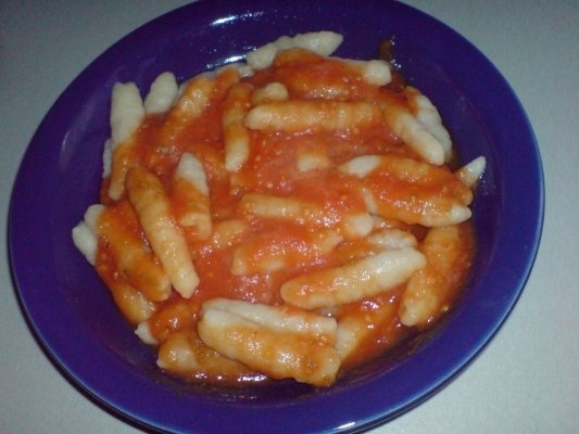Gnocchi cu sos de rosii