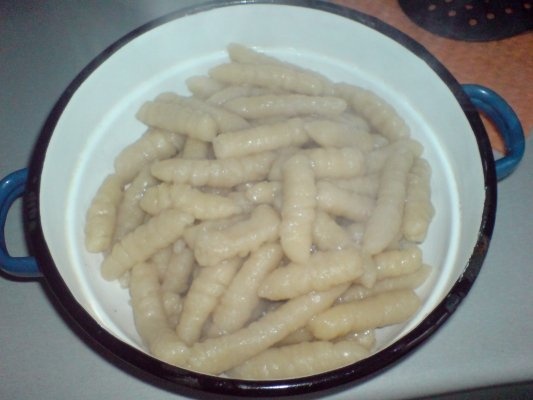 Gnocchi cu sos de rosii