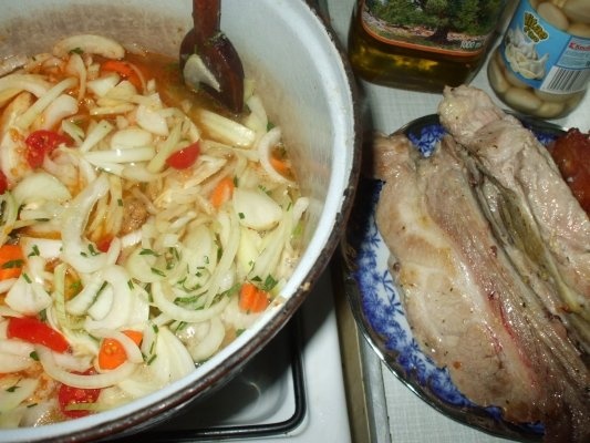 Tocanita cu piept de porc