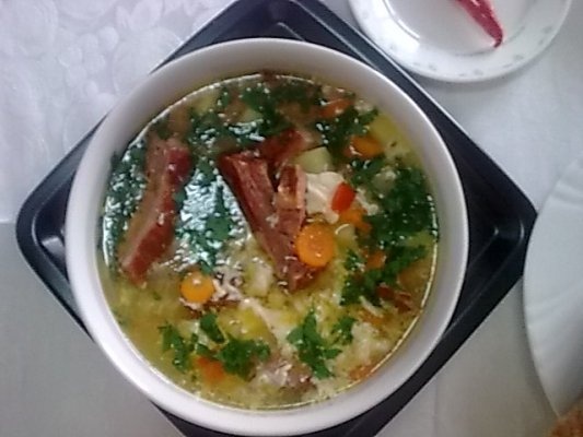 Bors de cartofi cu coasta de porc afumata