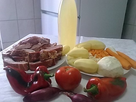 Bors de cartofi cu coasta de porc afumata