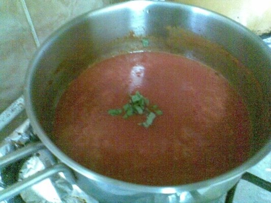 TORTELLINI CU CARNE SI SOS DE ROSII