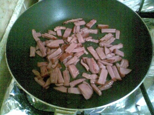 TORTELLINI CU CARNE SI SOS DE ROSII