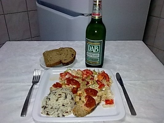 Rechin la tava cu orez salbatic si salata