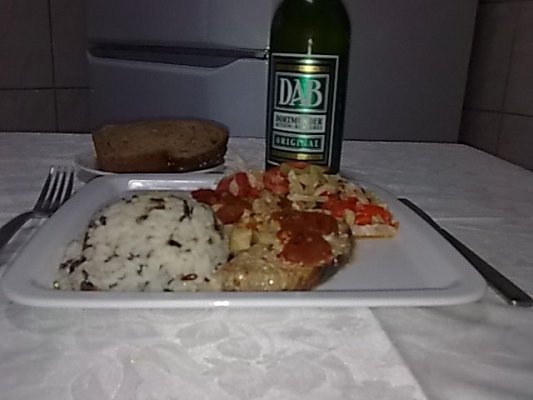 Rechin la tava cu orez salbatic si salata